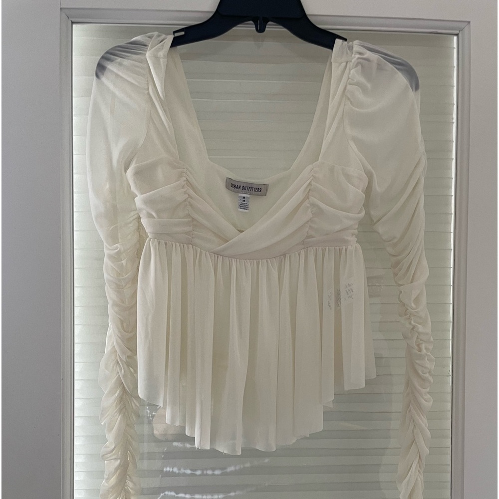 Cream Urban top size M